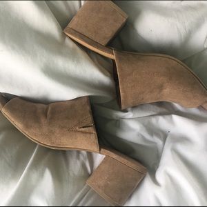 Open-Toe Tan Mules